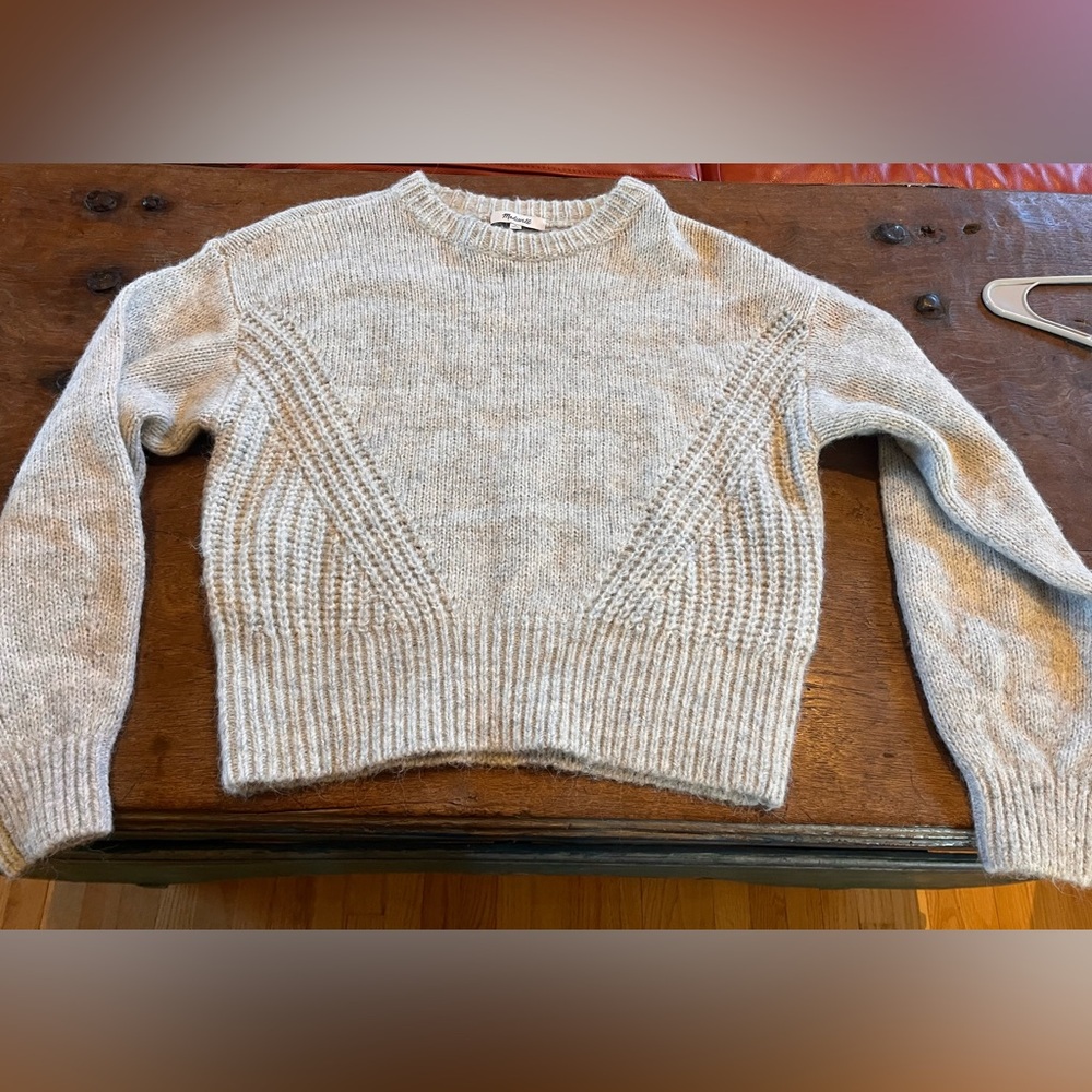 Madewell sweater size small.